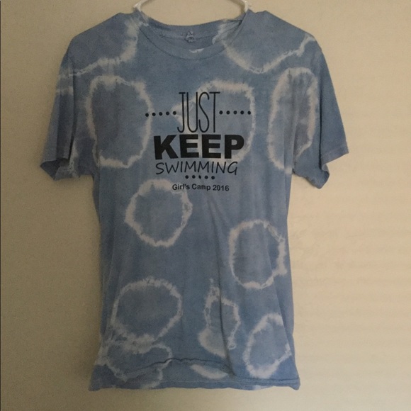 “Just Keep Swimming” T-Shirt Size S-M - Picture 1 of 2